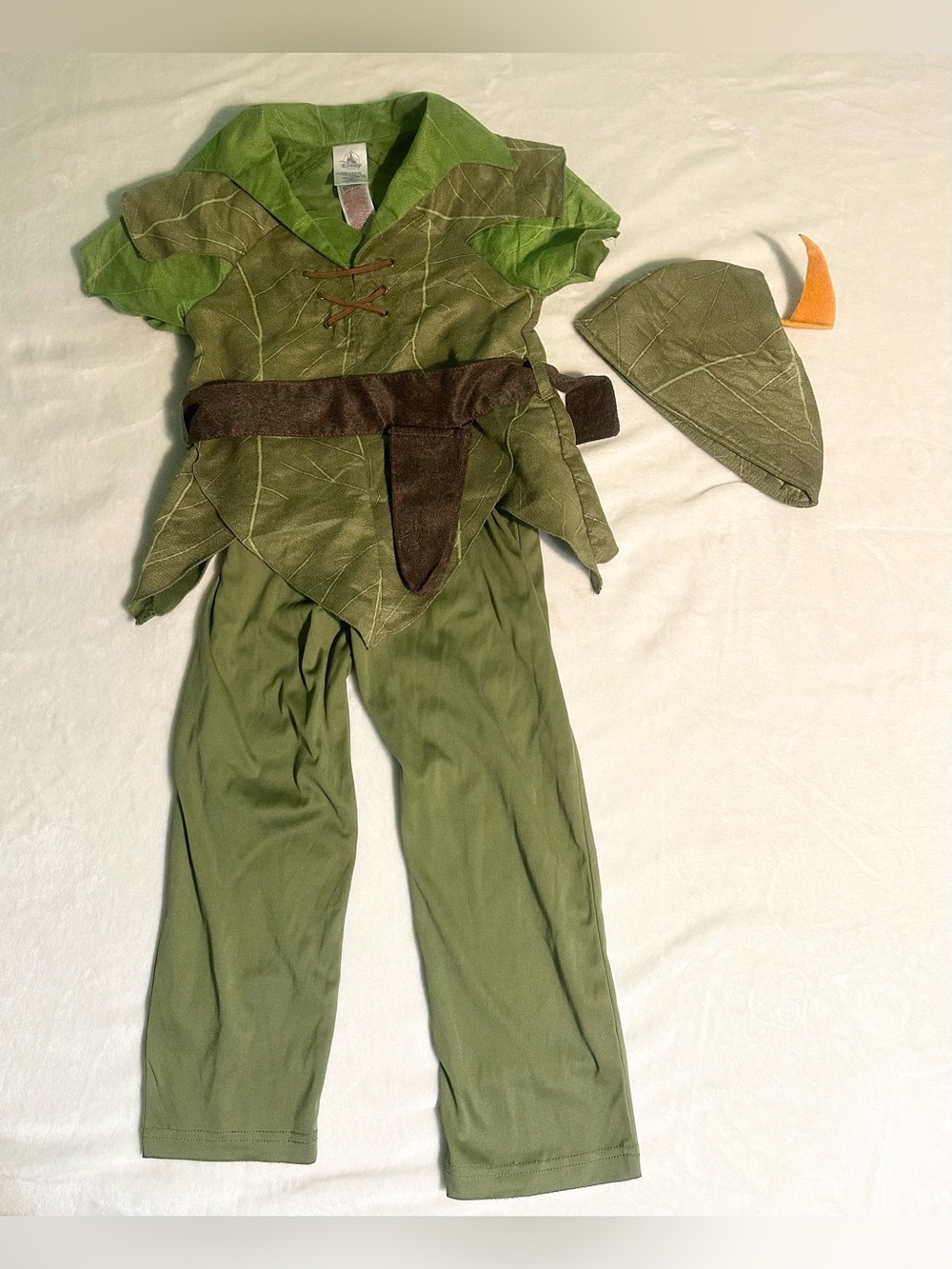 Peter Pan Costume with Hat Disney store kids size 5/6